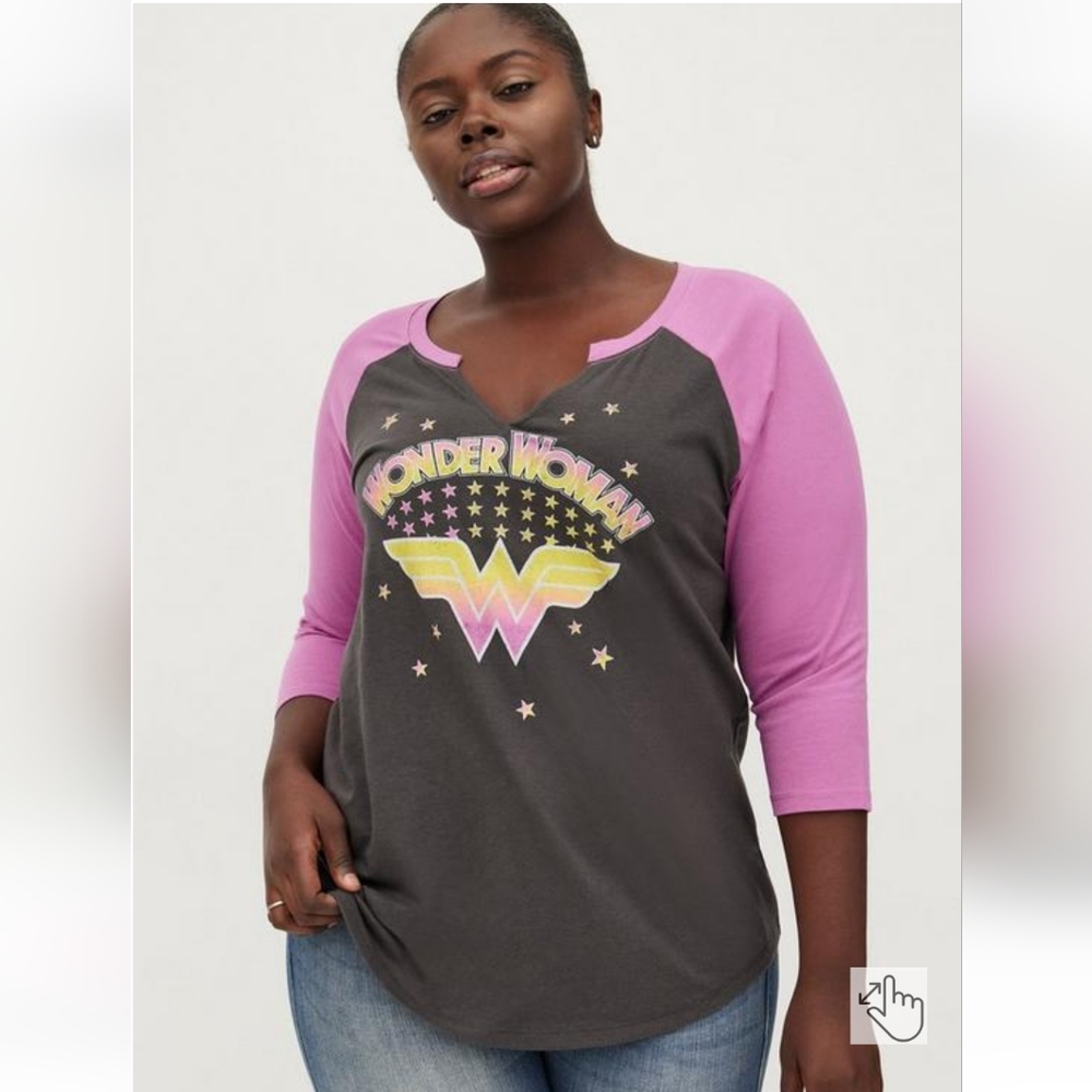 Split Neck Raglan Tee - Wonder Woman Grey & Pink
